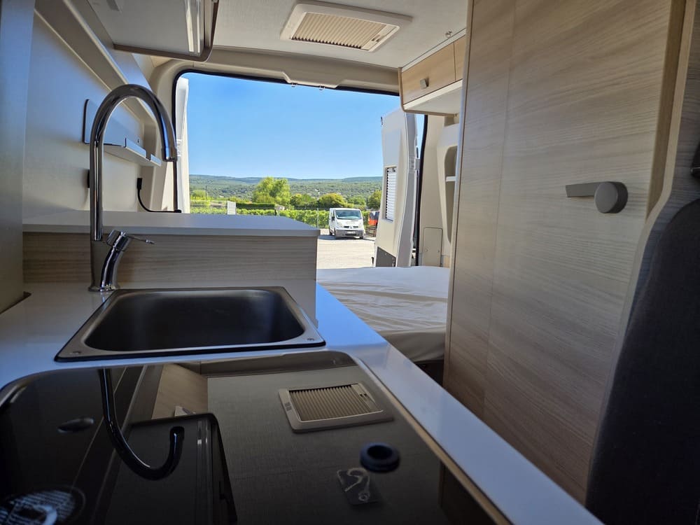 1000060587 fourgon location ventoux provence rml location